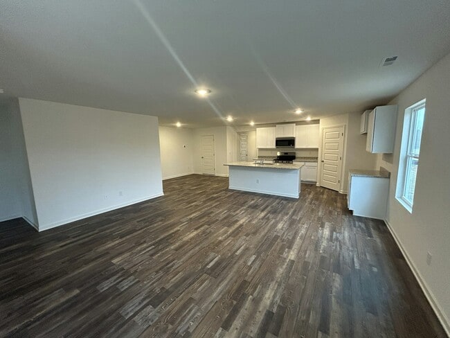 Building Photo - 309 Oakmont Cir