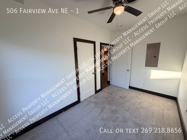 Building Photo - 506 Fairview Ave NE