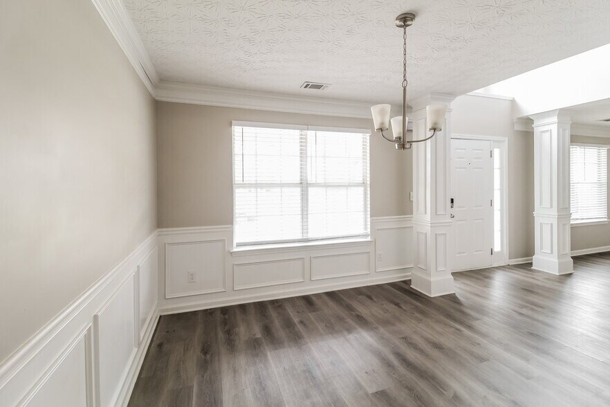 Building Photo - 315 Timberlake Terrace