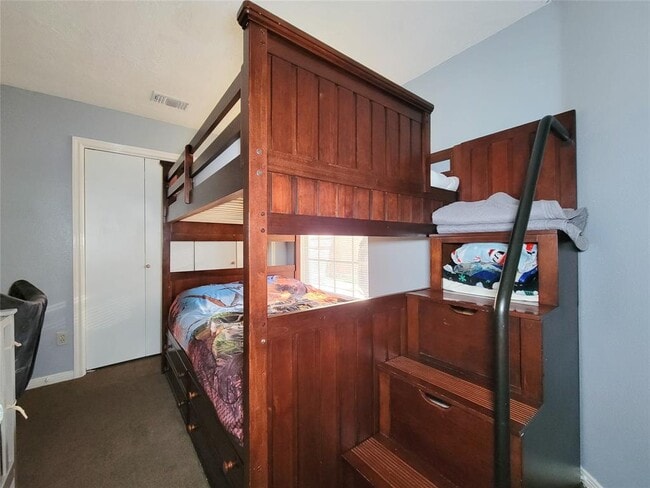 Building Photo - 7122 River Garden Dr
