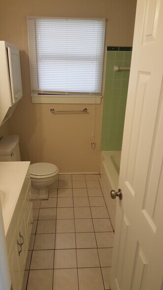 Building Photo - 2817 Orlando Rd