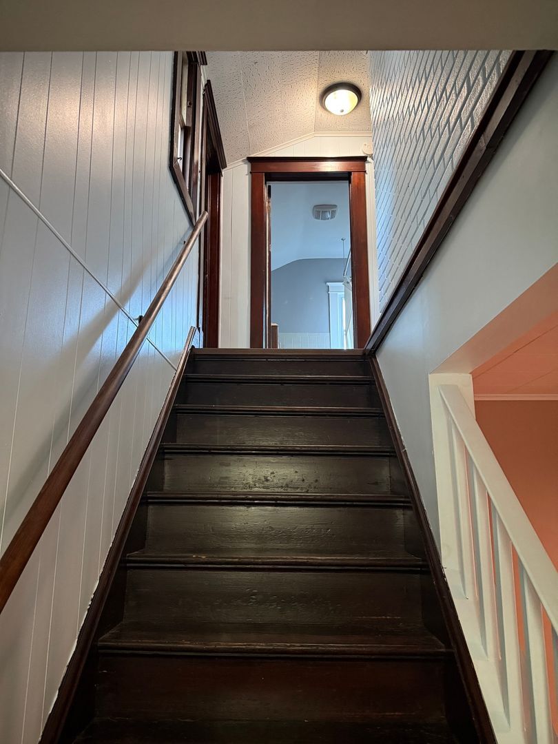 Building Photo - 18 Fairfield Ave