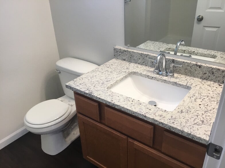 Building Photo - 1142 Ebbets Dr