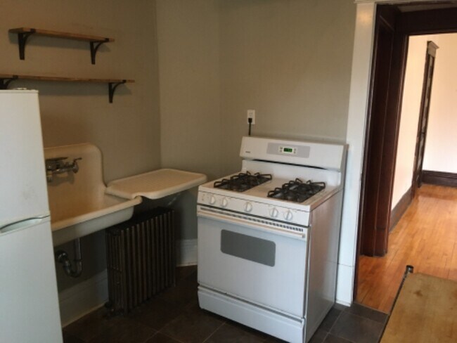 Building Photo - 3237 Grand Ave S