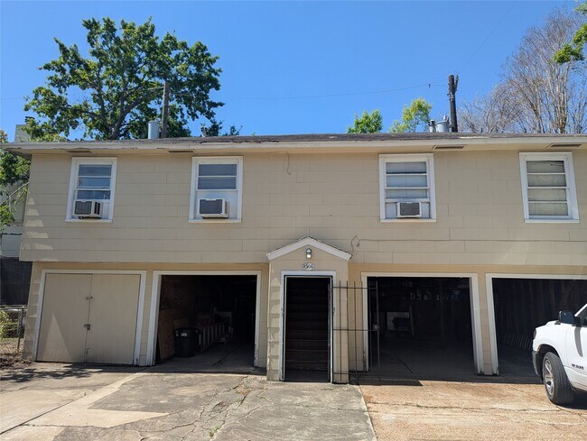 Building Photo - 2504 Kingston St