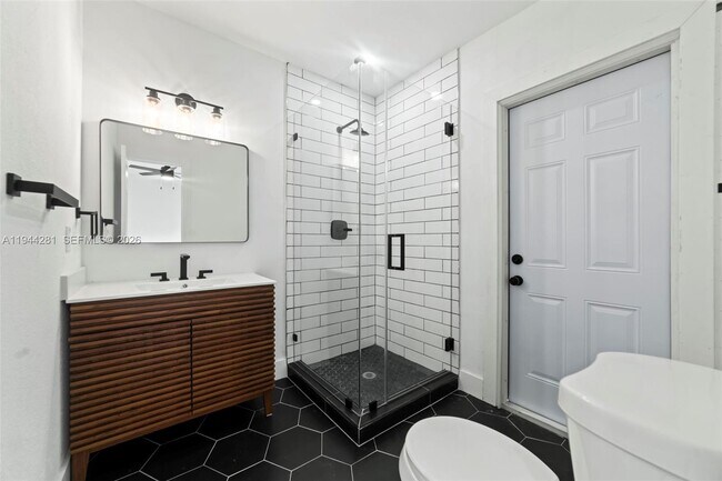 Building Photo - 1671 NE 174th St