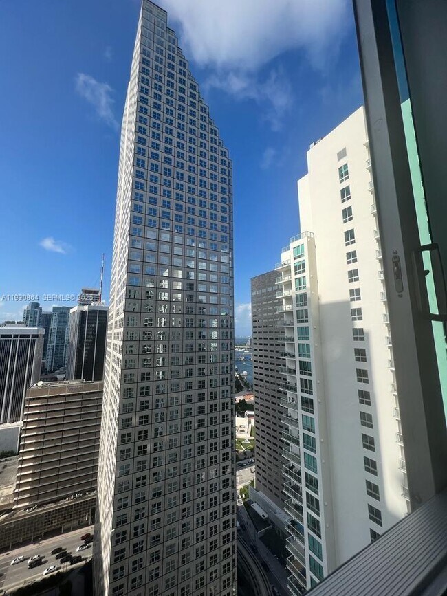 Building Photo - 300 S Biscayne Blvd