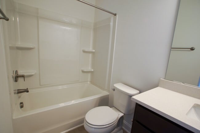 Building Photo - 2024 Eva Pearl Dr