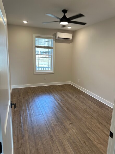 Building Photo - 251 Liam Ln