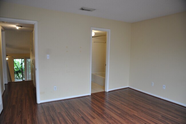 Building Photo - 3754 Tanglewilde St