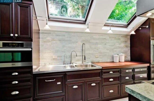 Building Photo - 136 El Centro