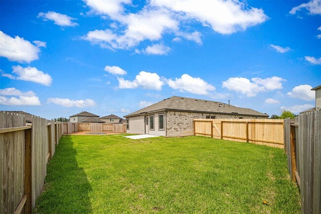 Building Photo - 8019 Camphor Ct