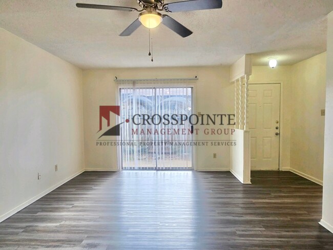 Building Photo - Tour Today! 3 Bedroom, 2 Bathroom Unit!