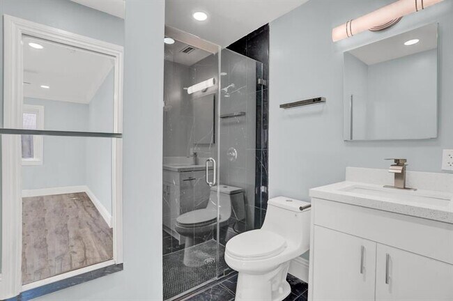 Building Photo - 10548 Boca Entrada Blvd