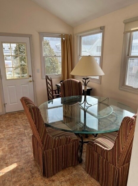 Building Photo - 438 Old Bedford Rd