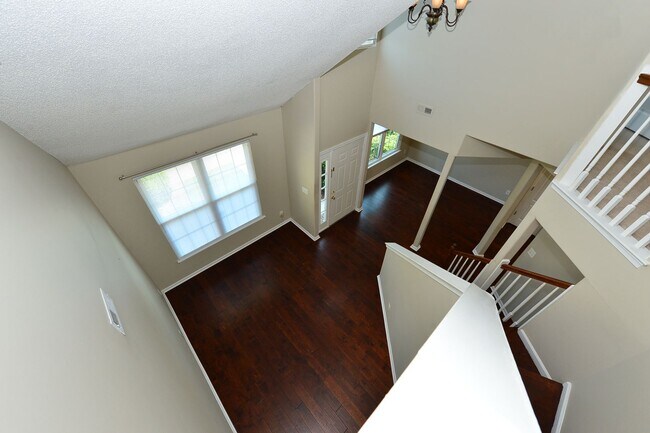 Building Photo - 517 Whisper Walk