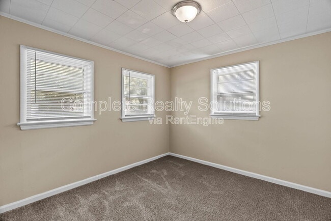 Building Photo - 1132 Redman Blvd