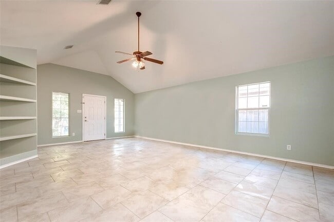 Building Photo - 18735 Reynolds Park Dr