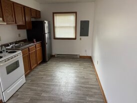 Building Photo - 93 Burt Ave