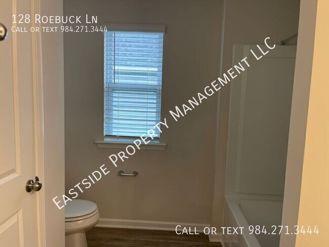 Building Photo - 128 Roebuck Ln