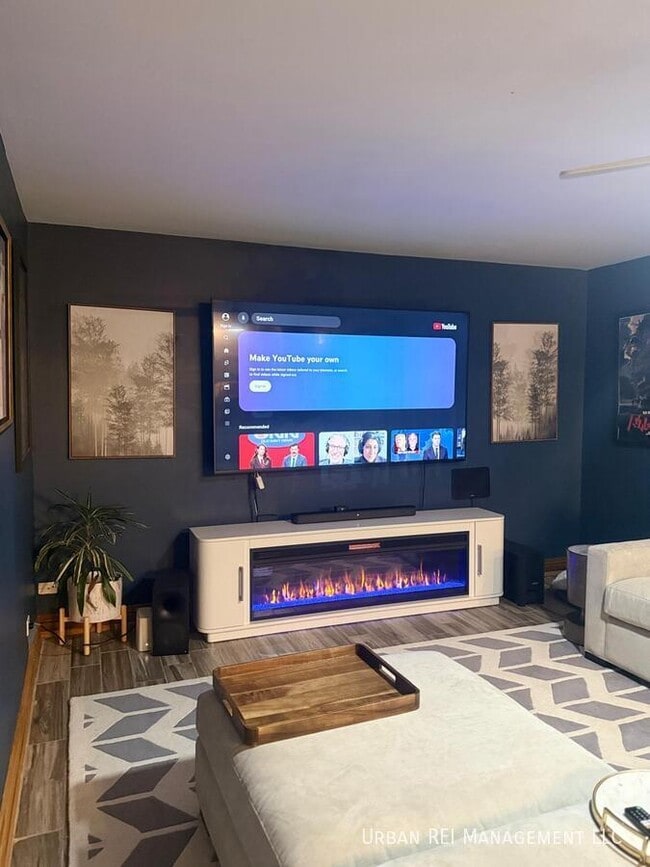 Building Photo - 1951 Spinnaker Ct