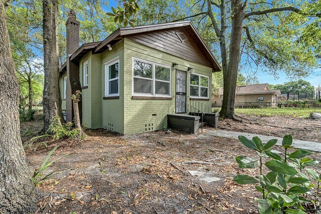 Building Photo - ***TWO WEEKS FREE*** Charming 2BR Home for Rent in Jacksonville