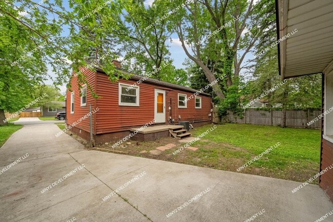 Building Photo - Charming 3-Bedroom Ranch for Rent in Redford