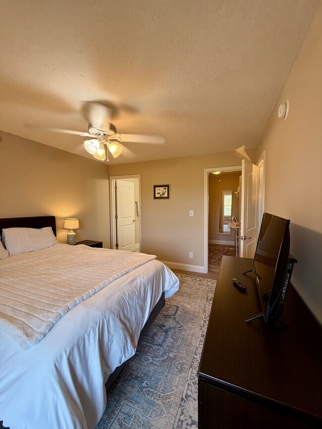 Building Photo - 100 Capstone Dr