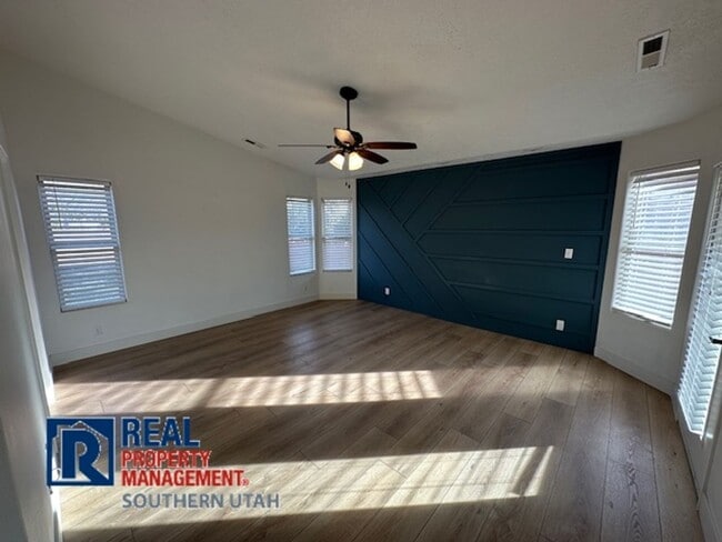 Building Photo - Single Leve Home Near Pine View