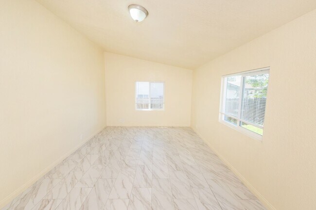 Building Photo - 1357-59 Marline Ave