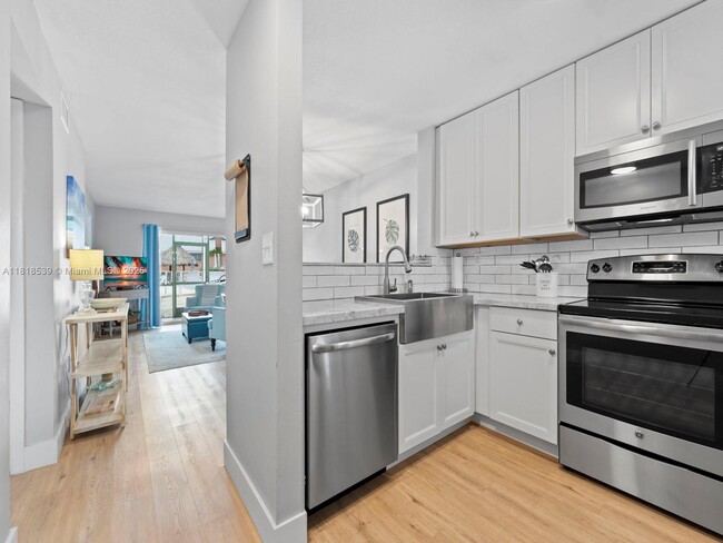 Primary Photo - 98321 Windward Ave
