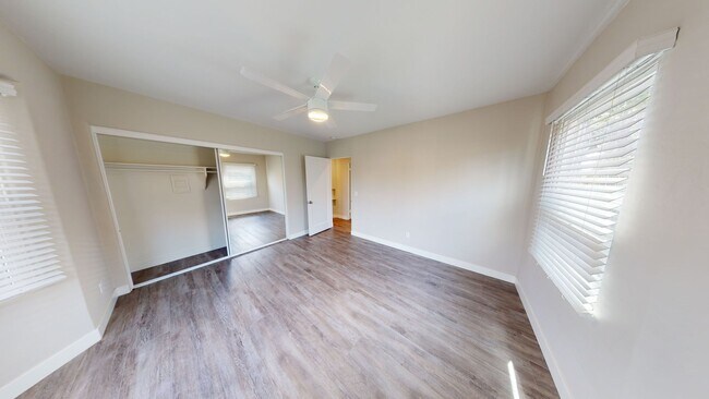 Building Photo - Newly Renovated, Quick to Campus (Lease ou...