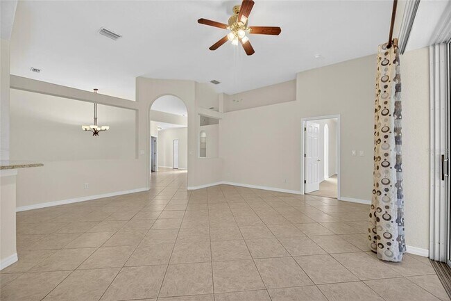 Building Photo - 9115 Pinebreeze Dr