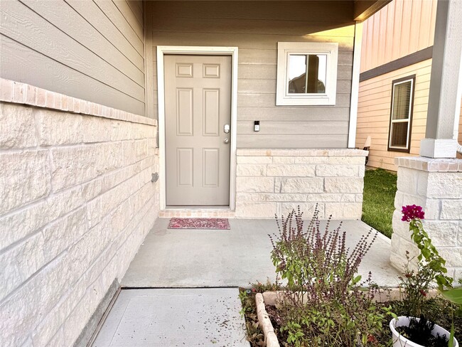 Building Photo - 24619 Applewood Crst Ln