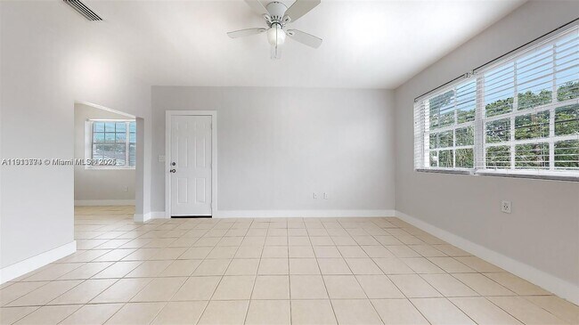 Building Photo - 200 SW 19th Ave