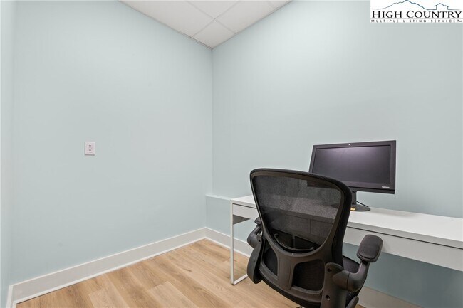 Building Photo - 610 State Farm Rd