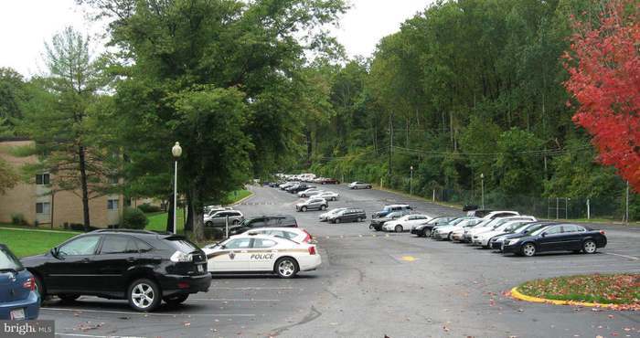 Parking - 5113 Crossfield Ct