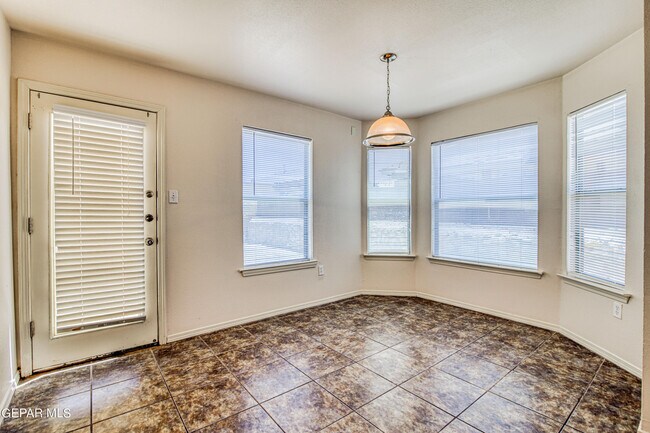 Building Photo - 6216 Spotted Eagle Dr