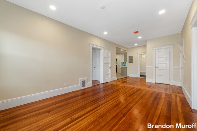 Building Photo - 44 Brackett St