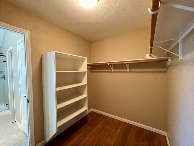 Building Photo - 2035 Borthwick Ln