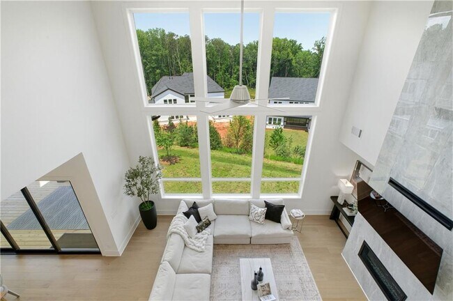 Building Photo - 4510 Hawthorn Cir