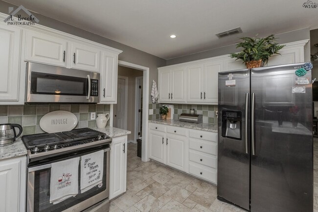 Building Photo - 4901 Belair Blvd