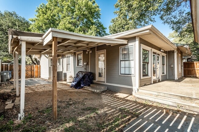 Building Photo - 5406 Worth St