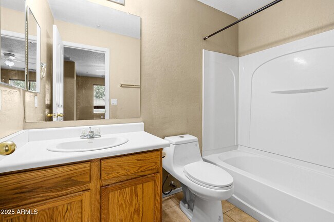 Building Photo - 751 N Port Dr