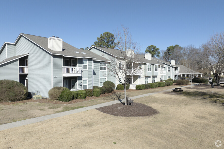 Primary Photo - Springhouse Apartments