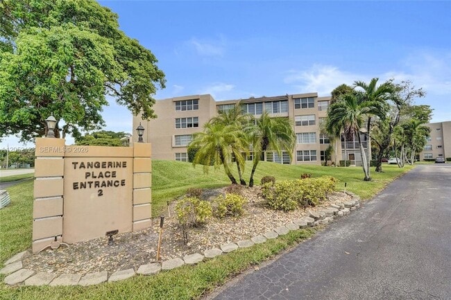 Building Photo - 9480 Tangerine Pl