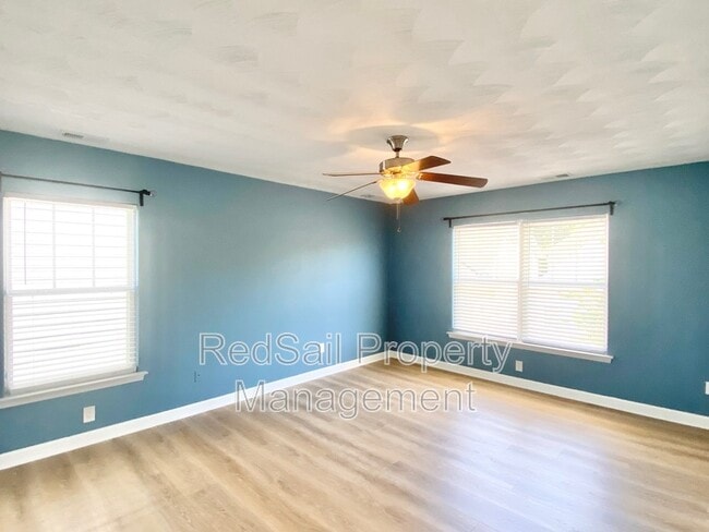 Building Photo - 9 Rockingham Dr