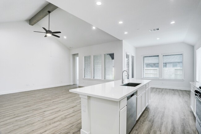 Building Photo - 3003 Lago Costa Dr