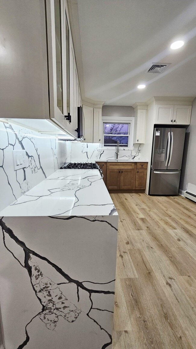 Building Photo - 29 Bryant Pl