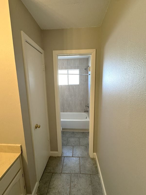 Building Photo - 114 Bluefield Dr